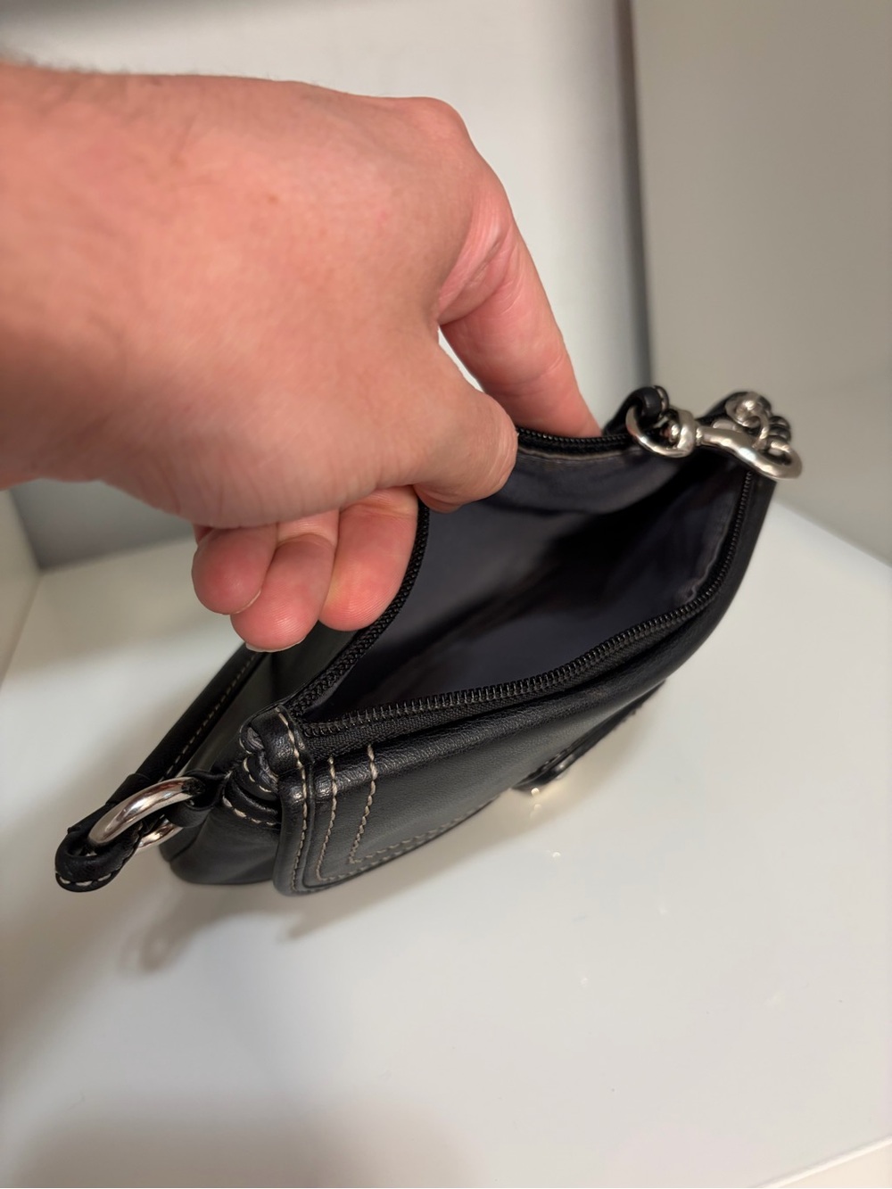 Coach 1941 Legacy Black Leather Silver Turn Lock Wristlet Clutch w/ Zip Closure - Picture 14 of 16